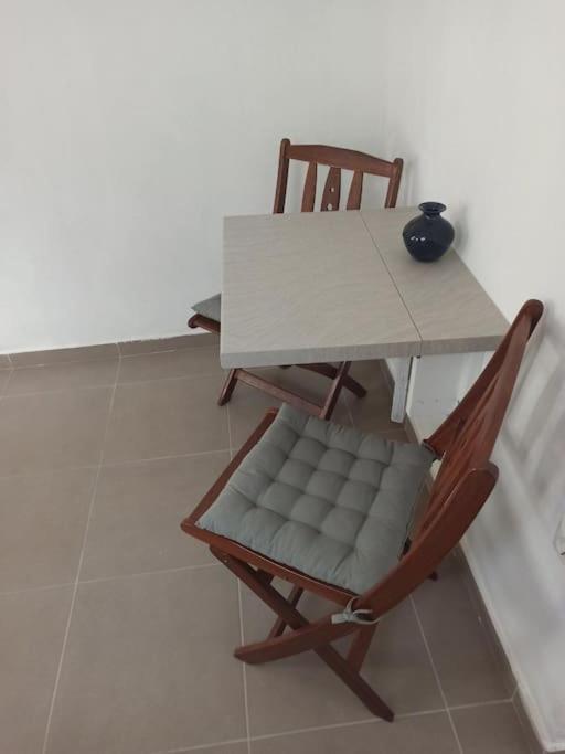 Δίκλινο Δωμάτιο Δονούσα Με Εξαιρετικό Μπαλκόνι Luaran gambar